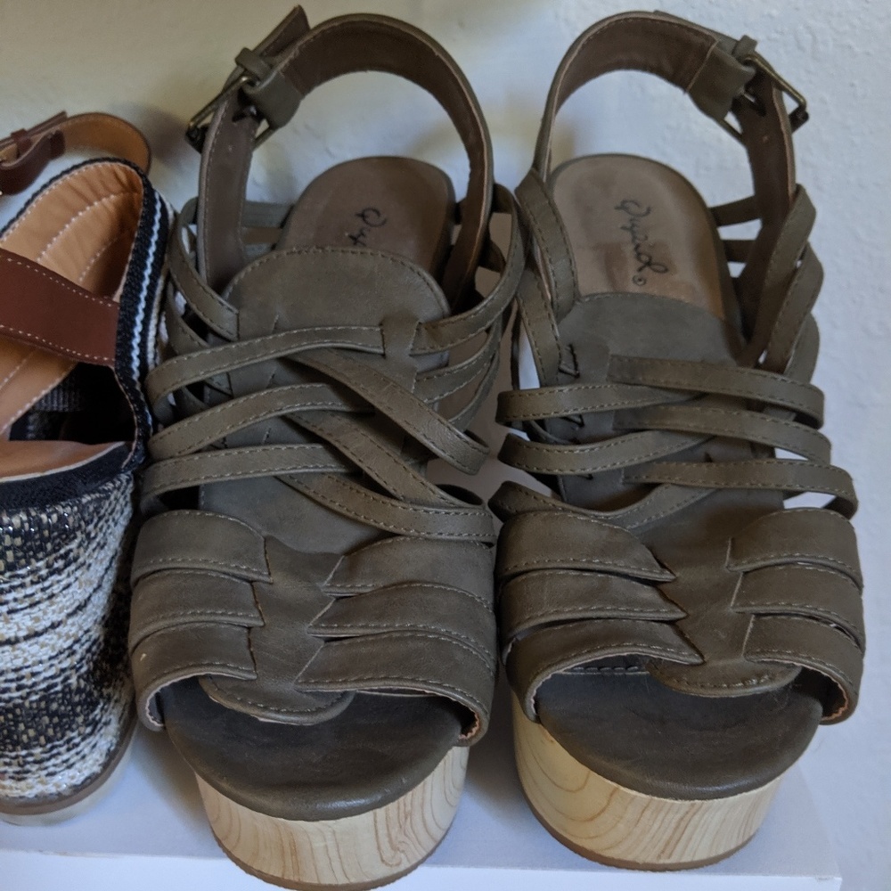 Green sandal wedges